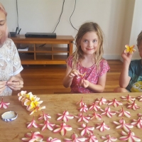 Lei making with Sai
